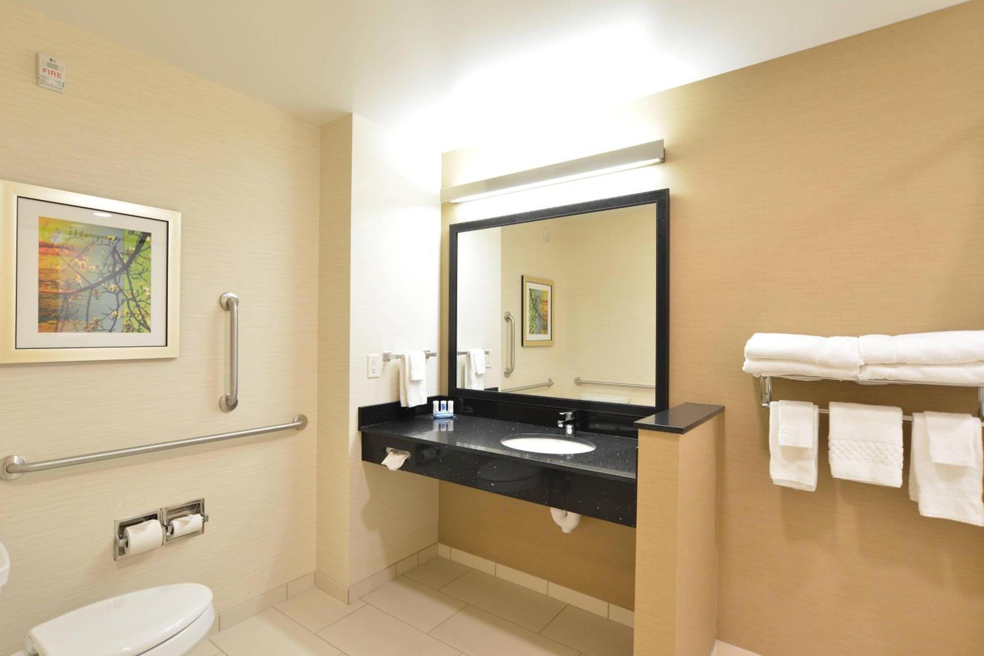 Fairfield Inn & Suites By Marriott Eau Claire/Chippewa Falls Exteriör bild